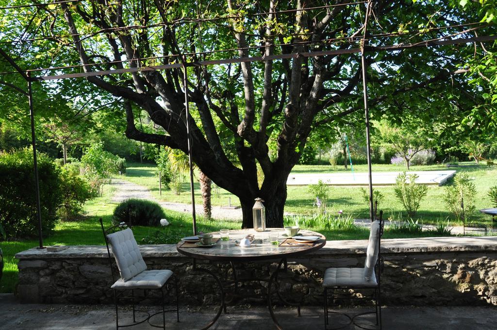 Le Mas En Provence Bed & Breakfast Entrechaux Exterior photo